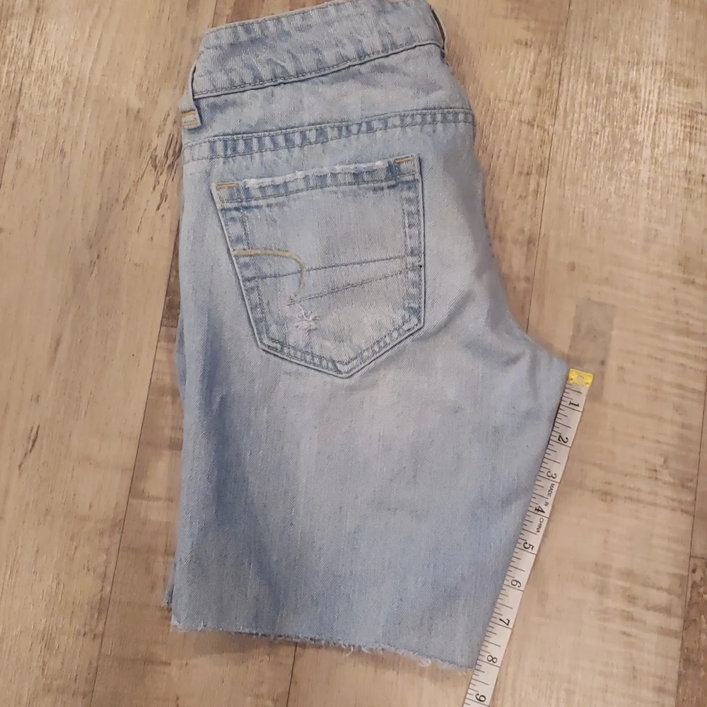 3/$10 American Eagle junior distressed stone washed denim shorts - Picture 2 of 5